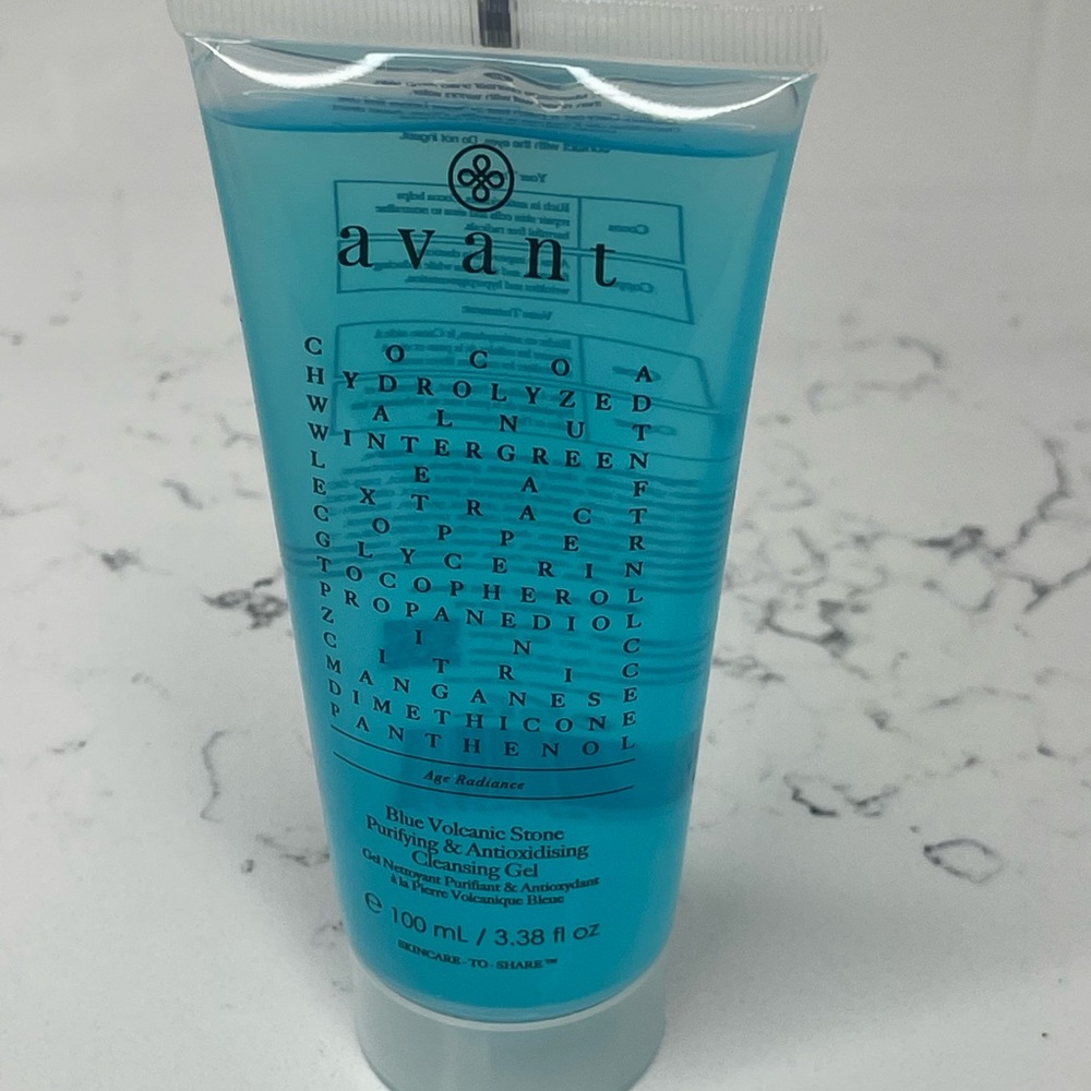 Avant Skincare Blue Volcanic Stone Purifying & Antioxdising Cleansing Gel